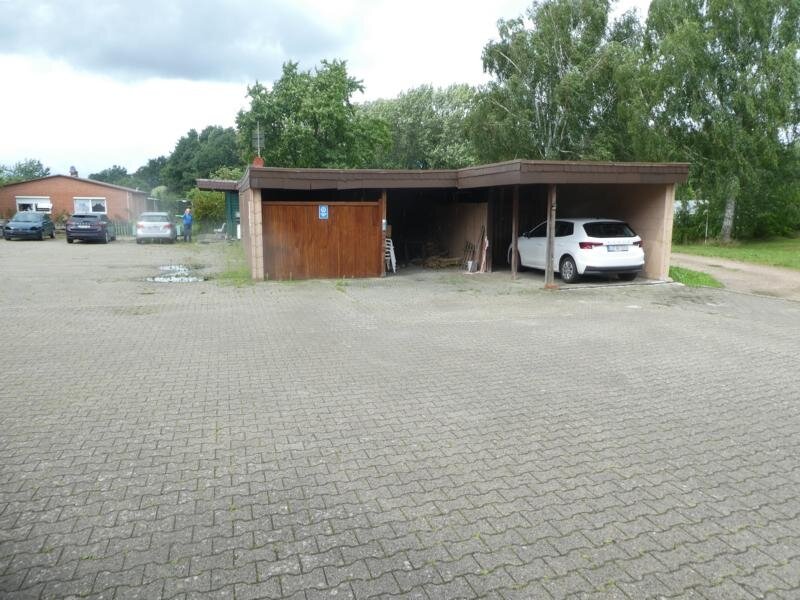 Carports und Garagen